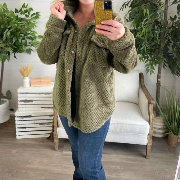 NEW MICHELLE MAE fleece shacket in olive - Picture 2 of 3